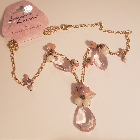 Jewelry - Gold tone beaded necklace